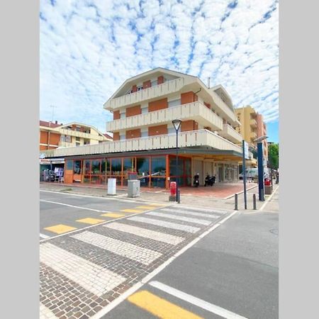 Fronte Mare Apart Apartment Misano Adriatico Exterior foto